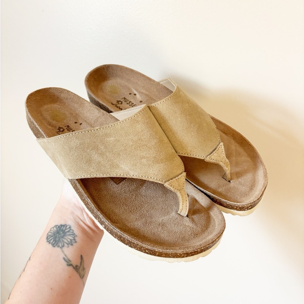 Musse & Cloud Tan Jazz Thong Sandal size 39 8.5